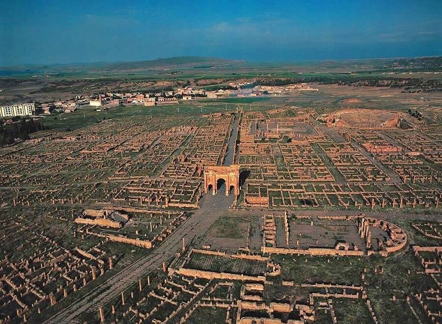 Inside Timgad, The Roman Ruins That Were Buried In Algeria’s Desert For 1,000 Years