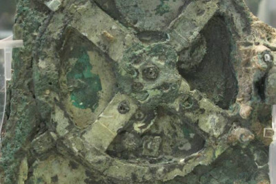 Astonishing History Of The Antikythera Mechanism, The World’s Oldest Computer