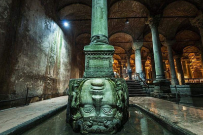 The Hidden Water Reservoir and the Mystique of Medusa: An Exploration of the Hagia Sophia Depths